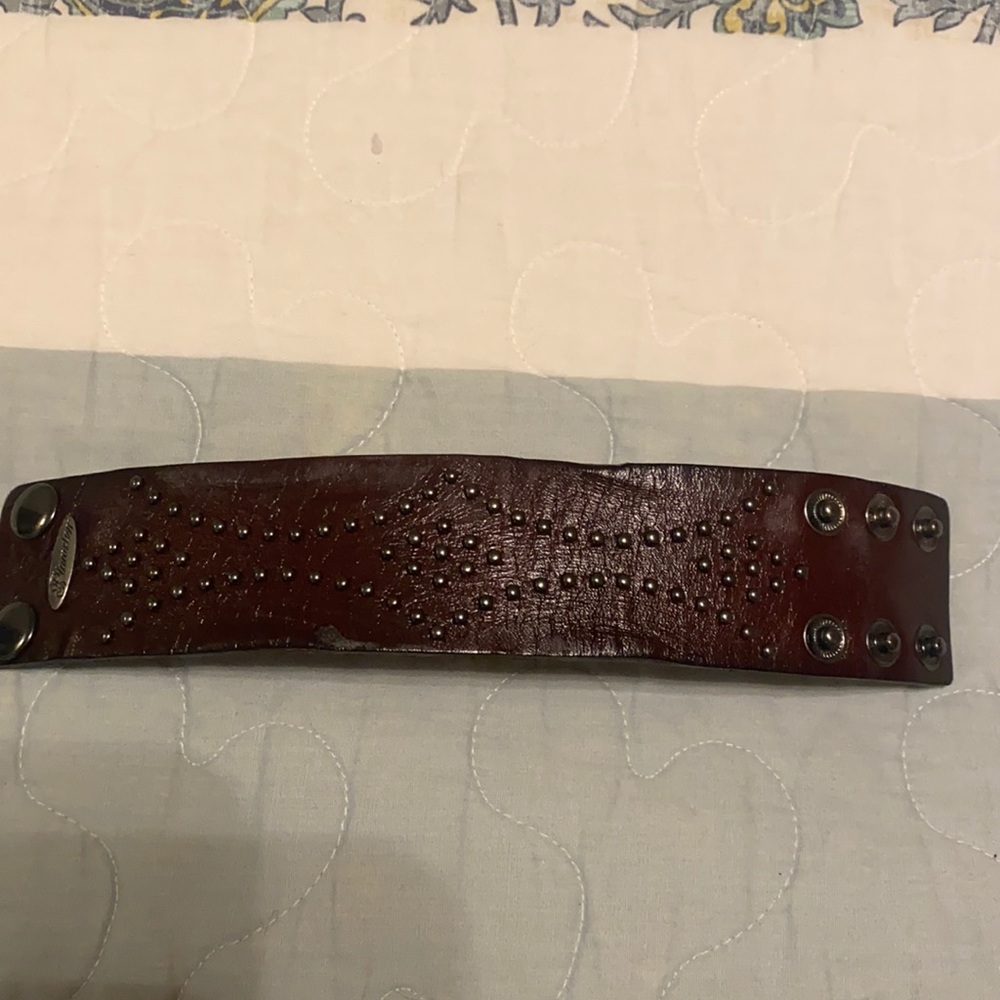 Plunder design adjustable faux leather bracelet